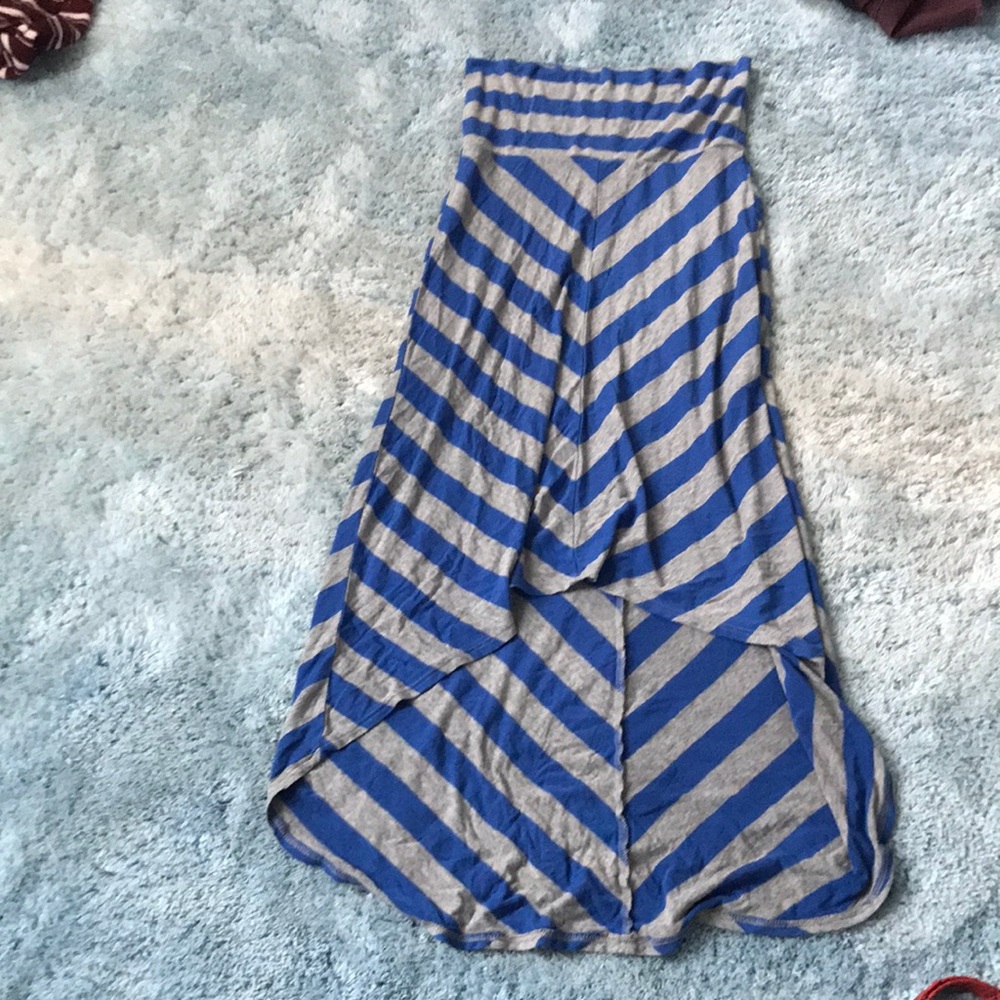 Longskirt or strapless dress (children’s)